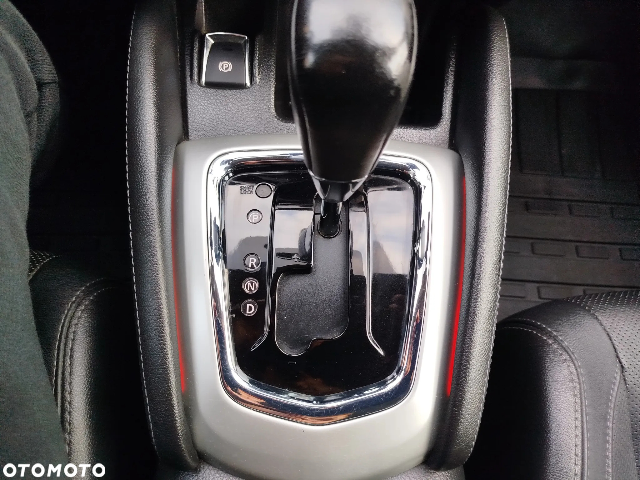 Nissan Qashqai 1.6 dCi Xtronic TEKNA - 29