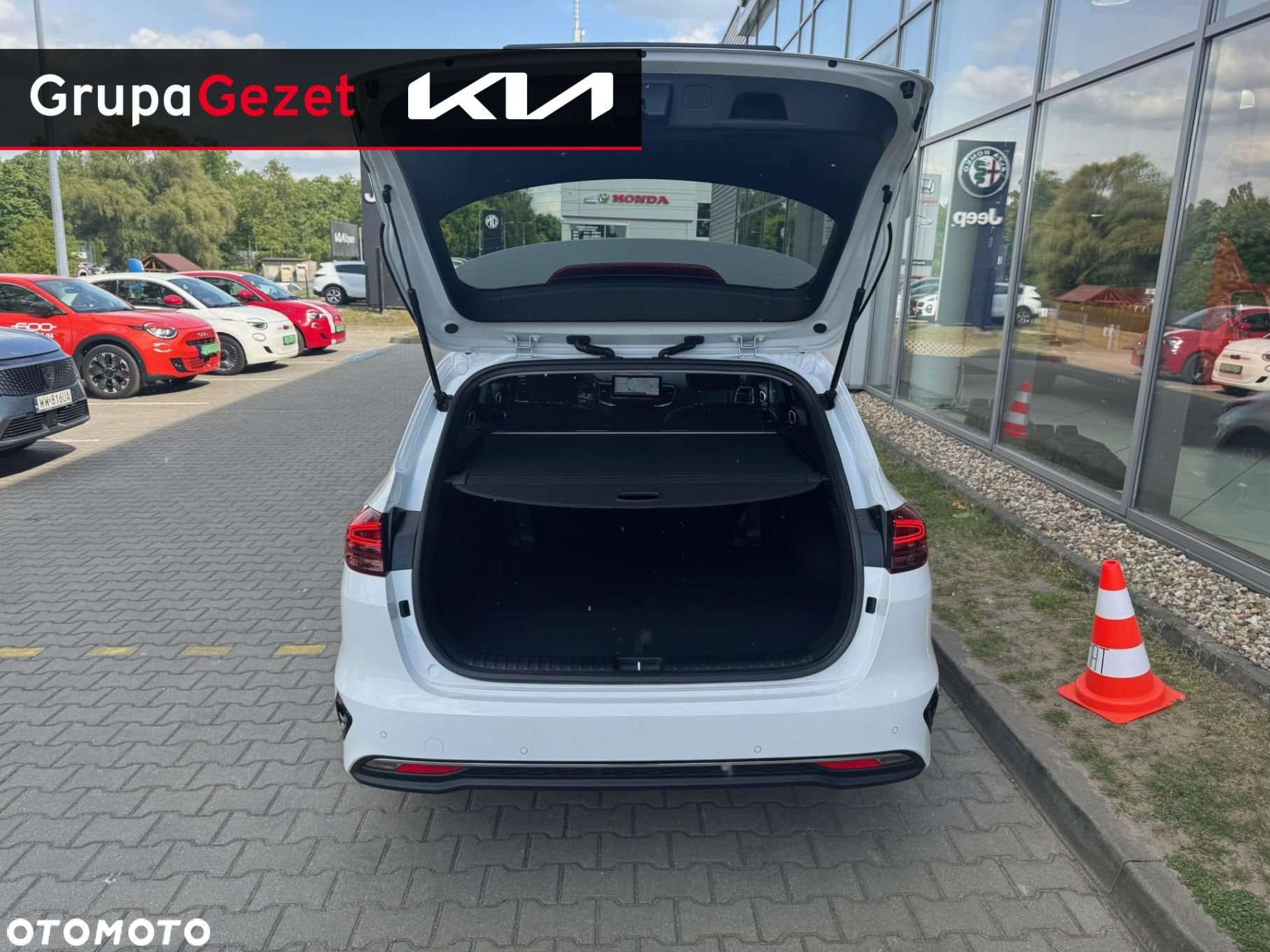 Kia Ceed - 8