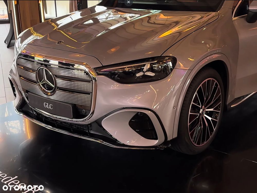 Mercedes-Benz GLC - 12