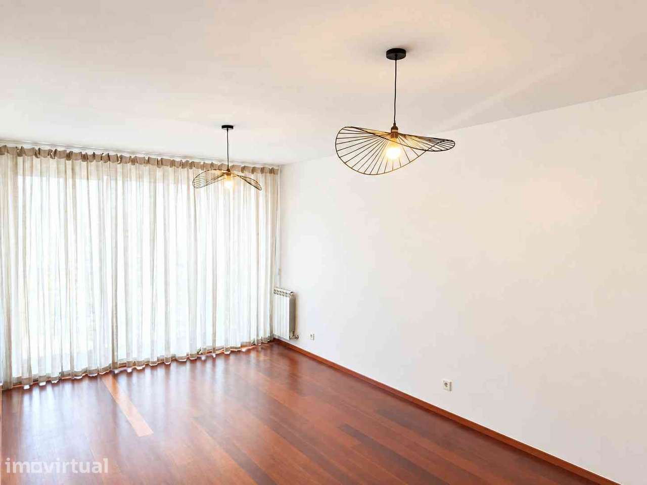 T2 renovado no centro da Maia, com varanda, arrumos e lugar de garagem - Grande imagem: 2/7