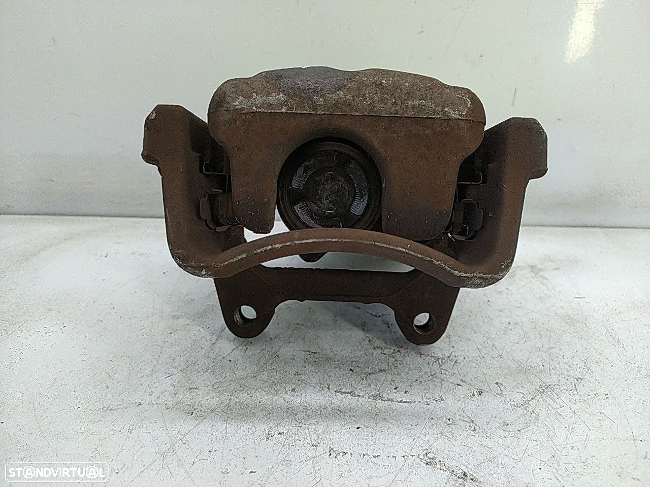 Pinça Tras Esquerda Volkswagen Passat Variant (3C5) - 5
