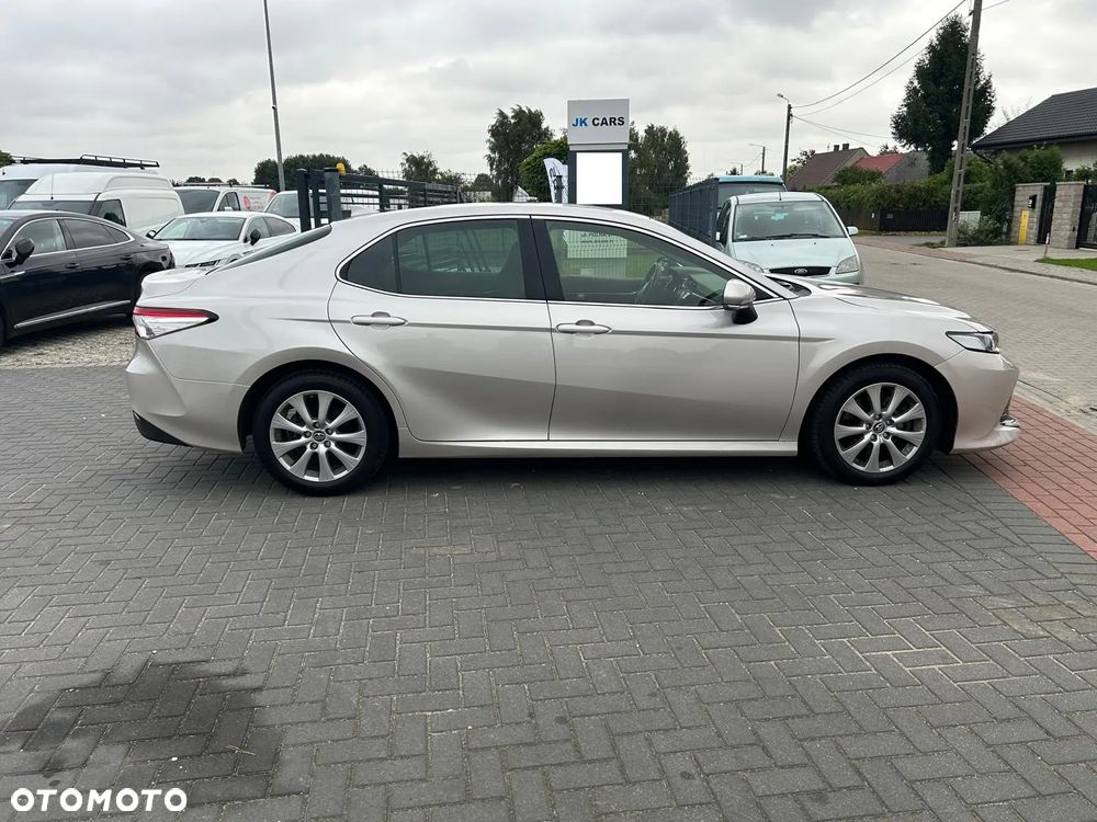 Toyota Camry 2.5 Hybrid Comfort CVT - 6