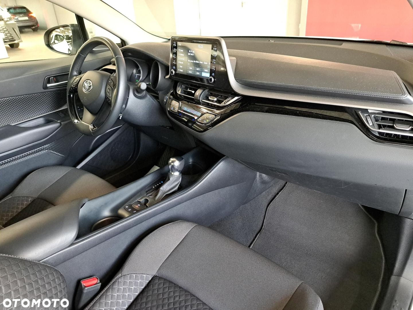 Toyota C-HR - 12