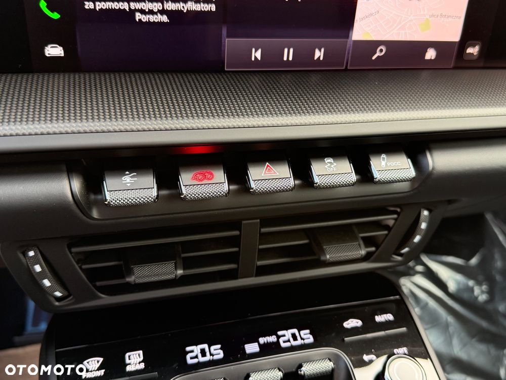 Porsche 911 Targa 4 GTS PDK - 27