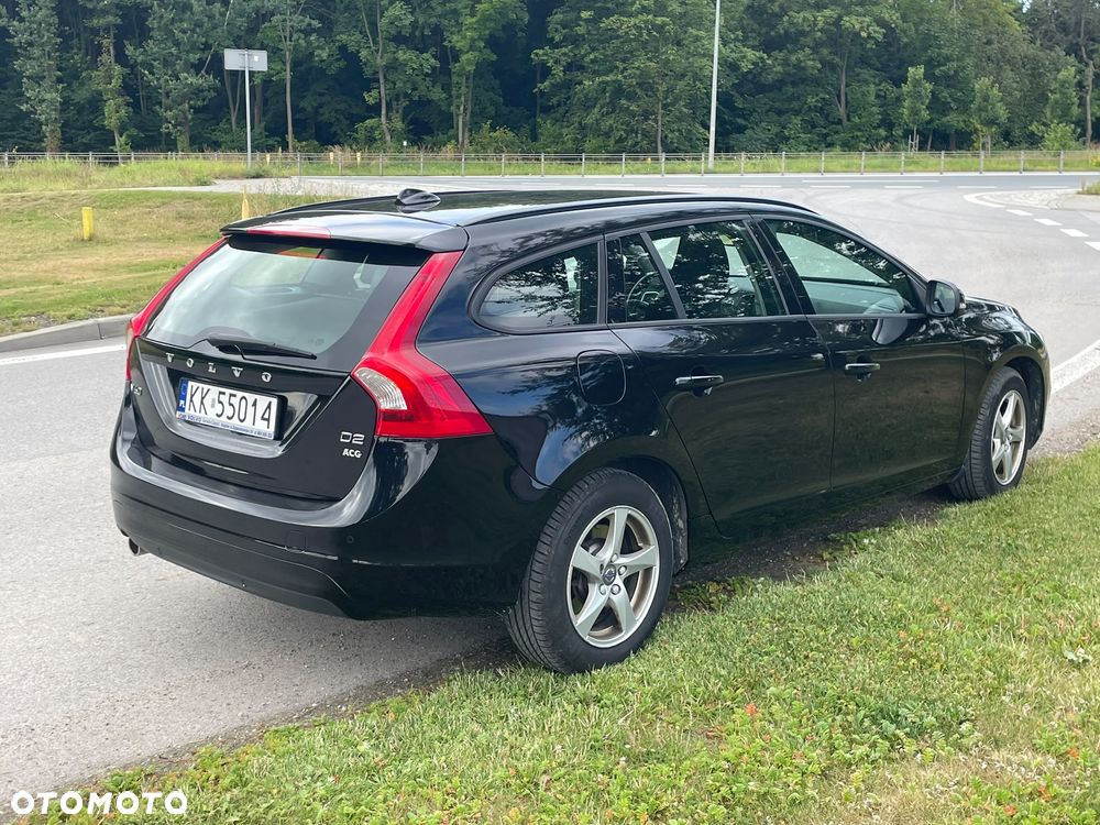 Volvo V60 D2 Drive-E Dynamic Edition (Kinetic) - 4