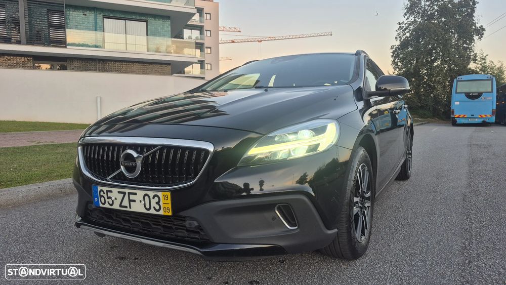 Volvo V40 2019 photo 2