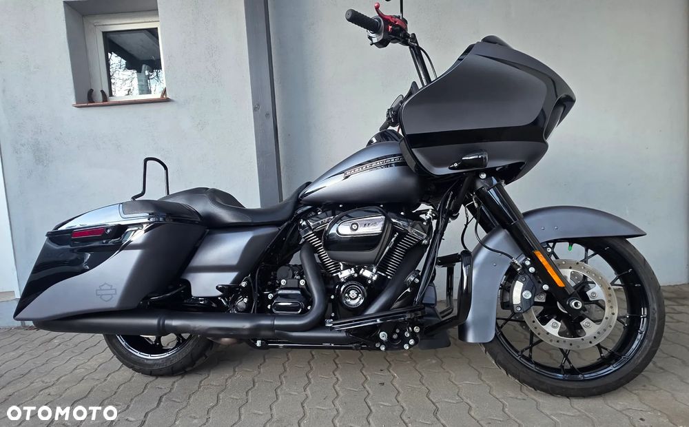 Harley-Davidson Touring Road Glide - 1