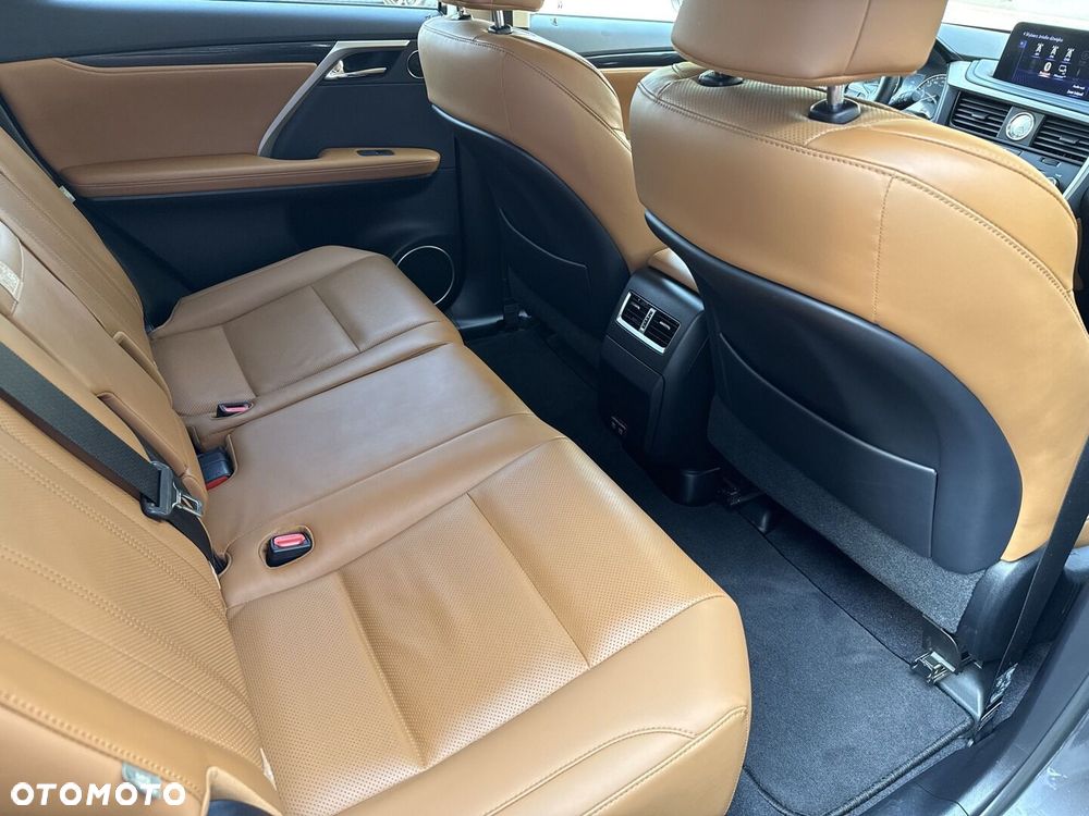 Lexus RX - 11