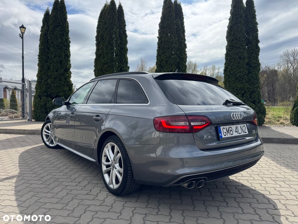 Audi A4 Avant 2.0 TDI DPF quattro S tronic S line Sportpaket - 4