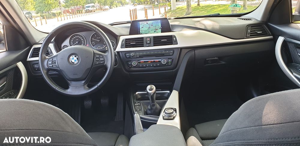 BMW Seria 3 320d - 10