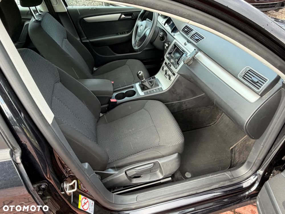 Volkswagen Passat 2.0 Blue TDI SCR Comfortline - 15