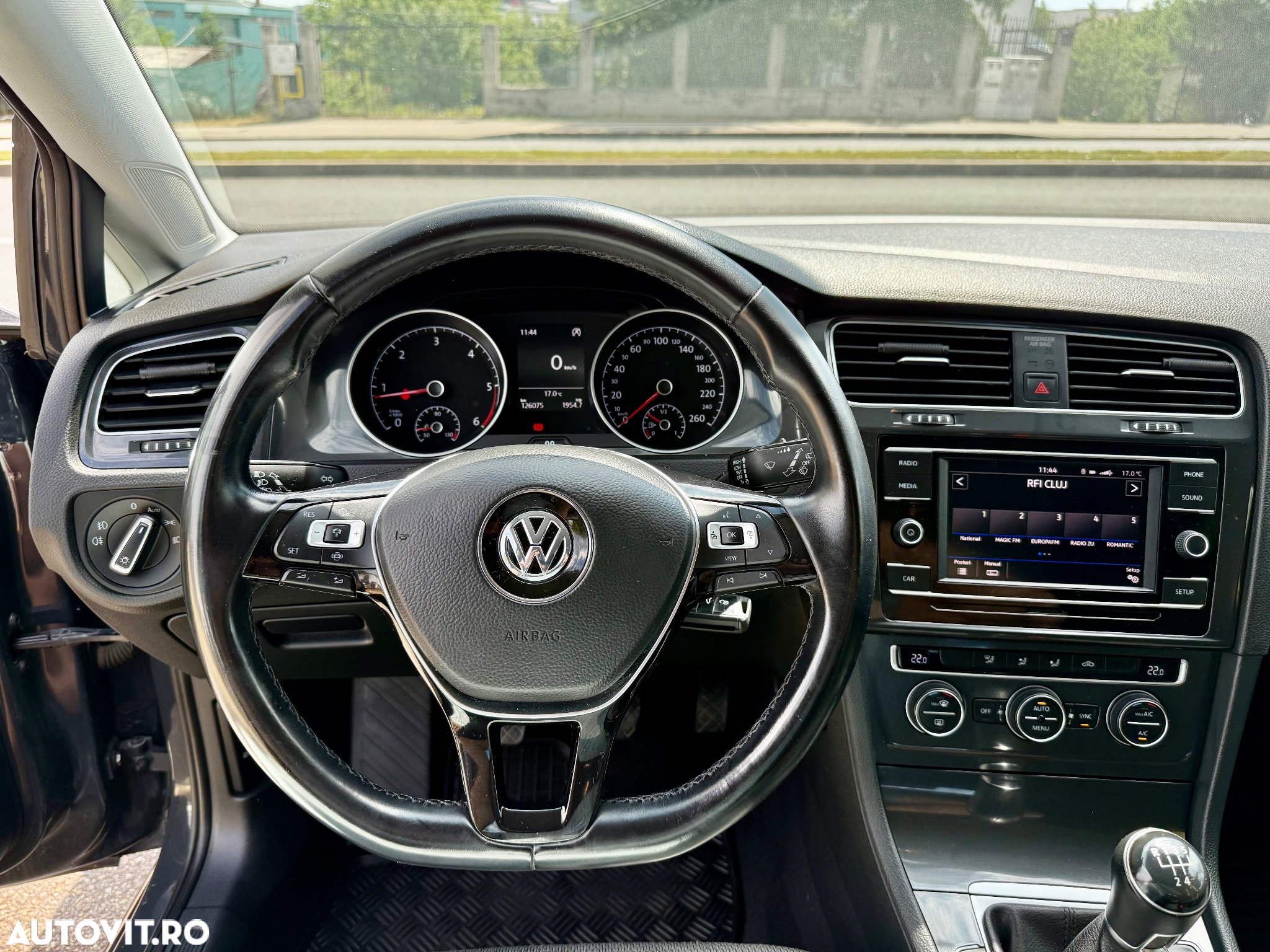 Volkswagen Golf 1.6 TDI Comfortline - 8