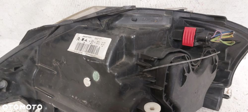 .  PRZOD PRZEDNIA LAMPA PRAWA CITROEN C3 - 4