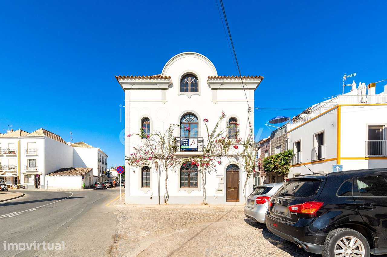 Edifício Tradicional no Centro de Tavira | 2 Frações Independentes