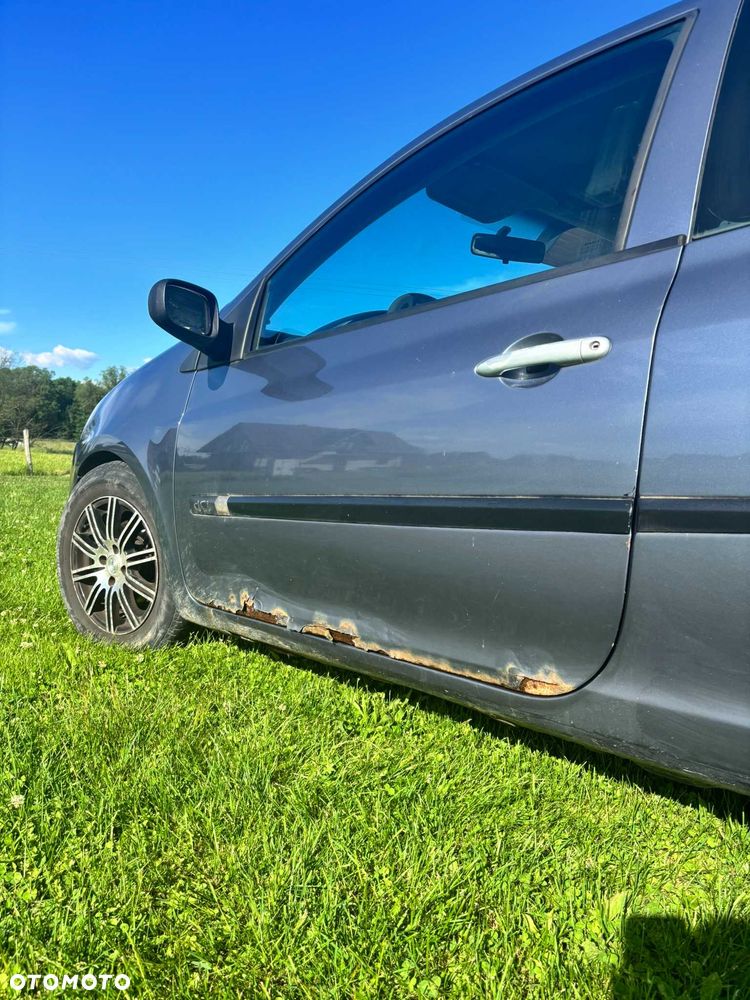 Renault Clio - 7