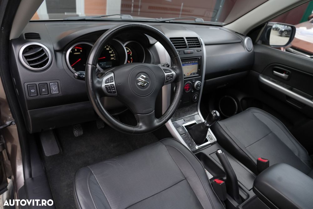 Suzuki Grand Vitara 1.9 DDiS Comfort - 14