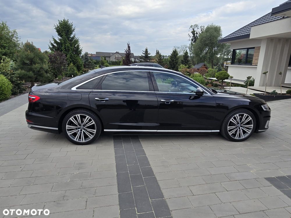 Audi A8 - 6