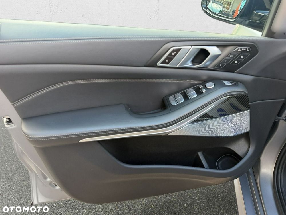 BMW X7 2023