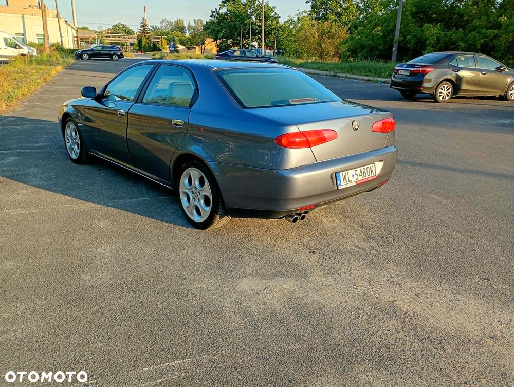 Alfa Romeo 166 - 8