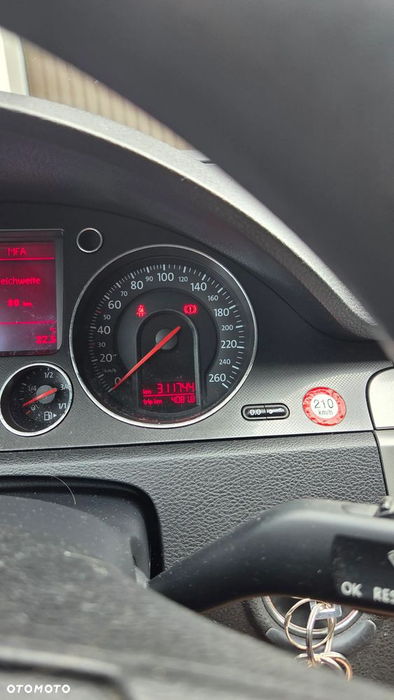 Volkswagen Passat 2.0 TDI Comfortline - 11