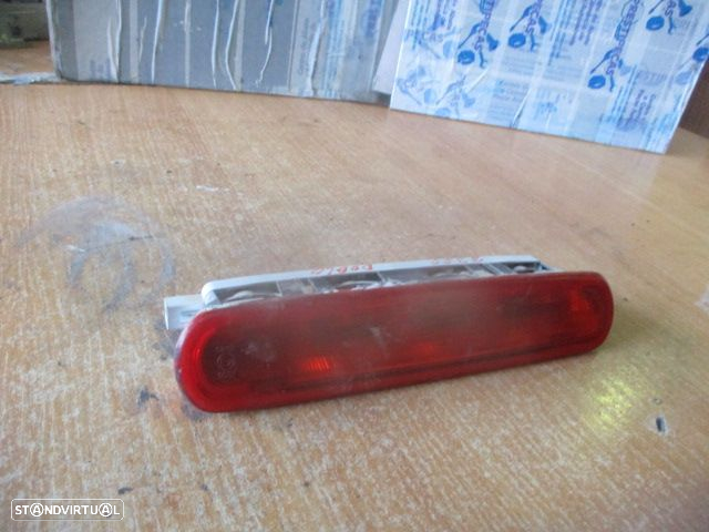Farol Tras Stop2559 FIAT DOBLO CARGO 2014 1.3 JTD 90CV 5P BRANCO 3 Stop - 4