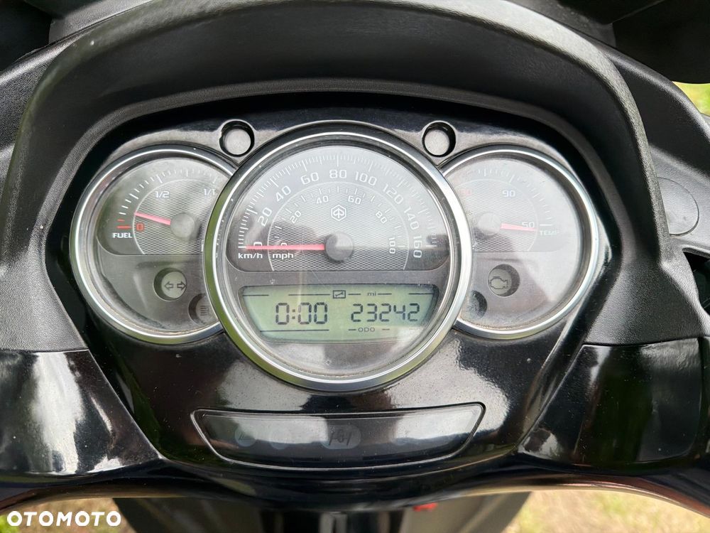 Piaggio MP-3 - 6