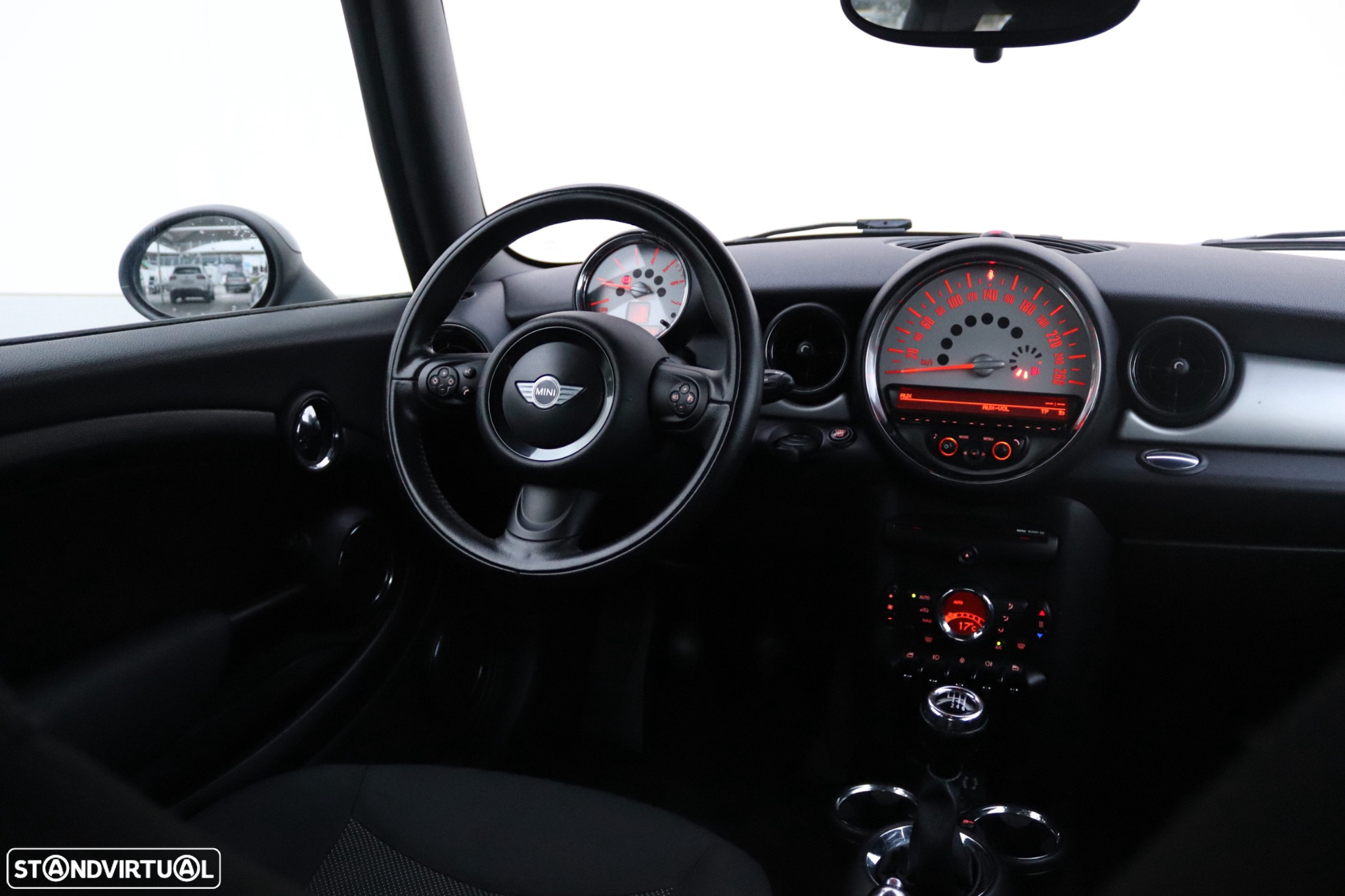 MINI 3 Portas One D - 29