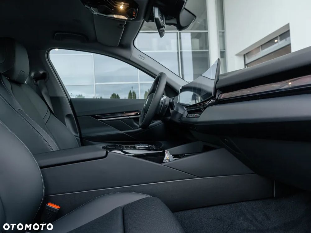 BMW Seria 5 520d mHEV - 9