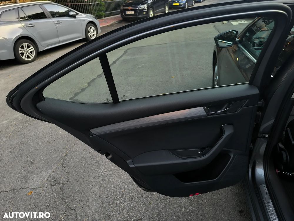 Skoda Superb 2.0 TDI DSG Ambition - 12