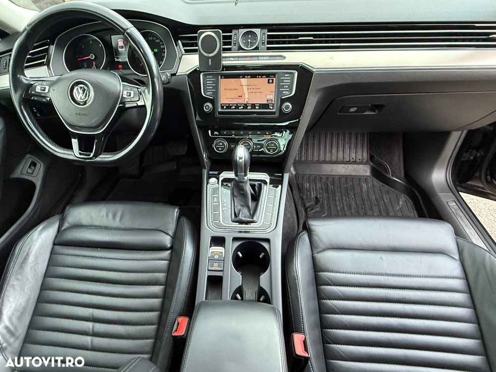 Volkswagen Passat 2.0 TDI DSG Highline - 30