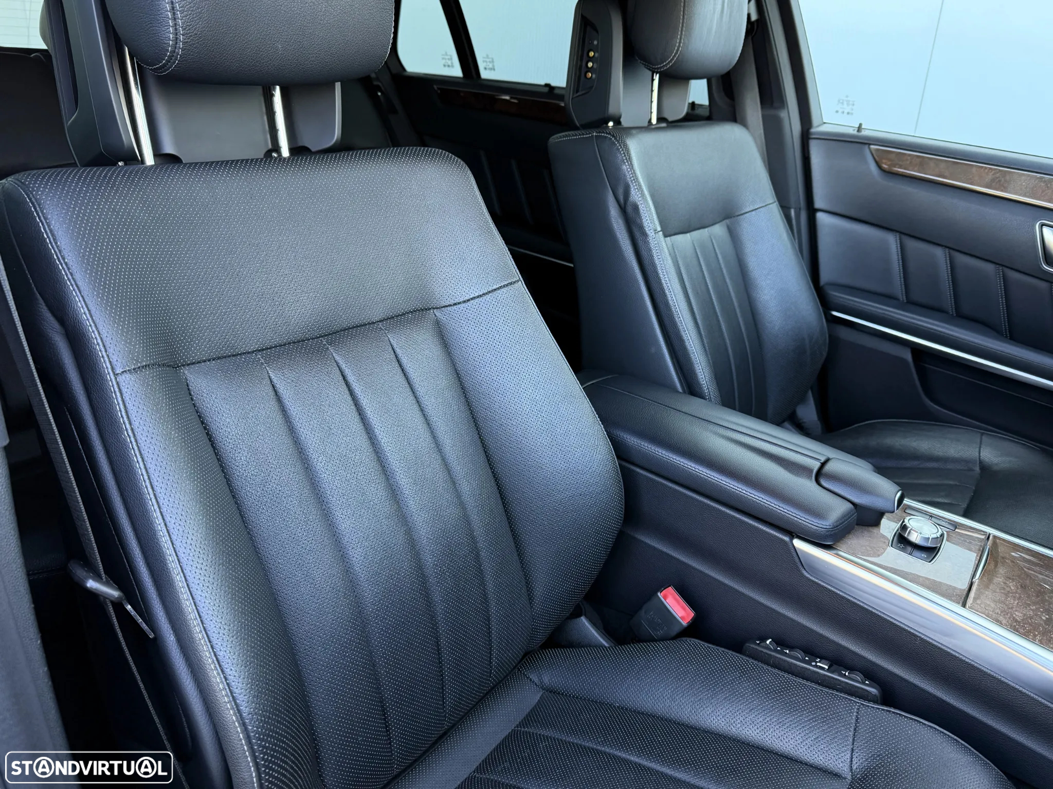 Mercedes-Benz E 350 BlueTEC Elegance BE - 33