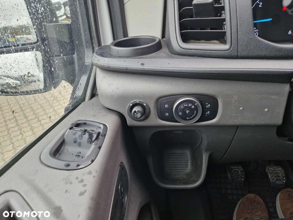 Ford transit Trend - 22