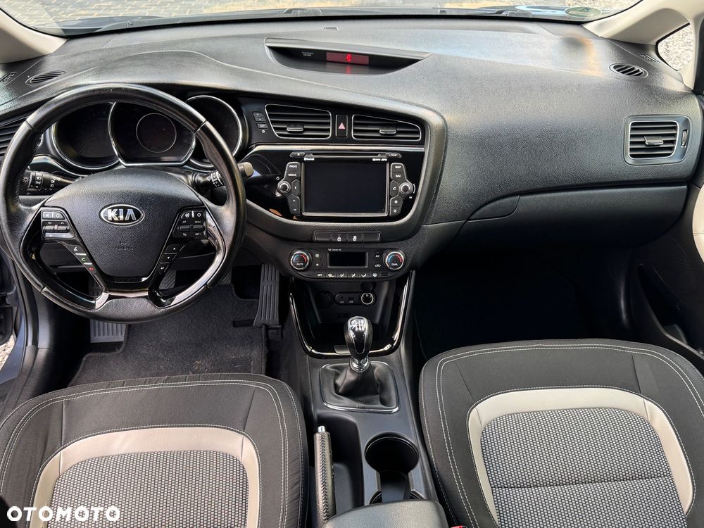 Kia Ceed 1.6 GDI Platinum Edition - 28