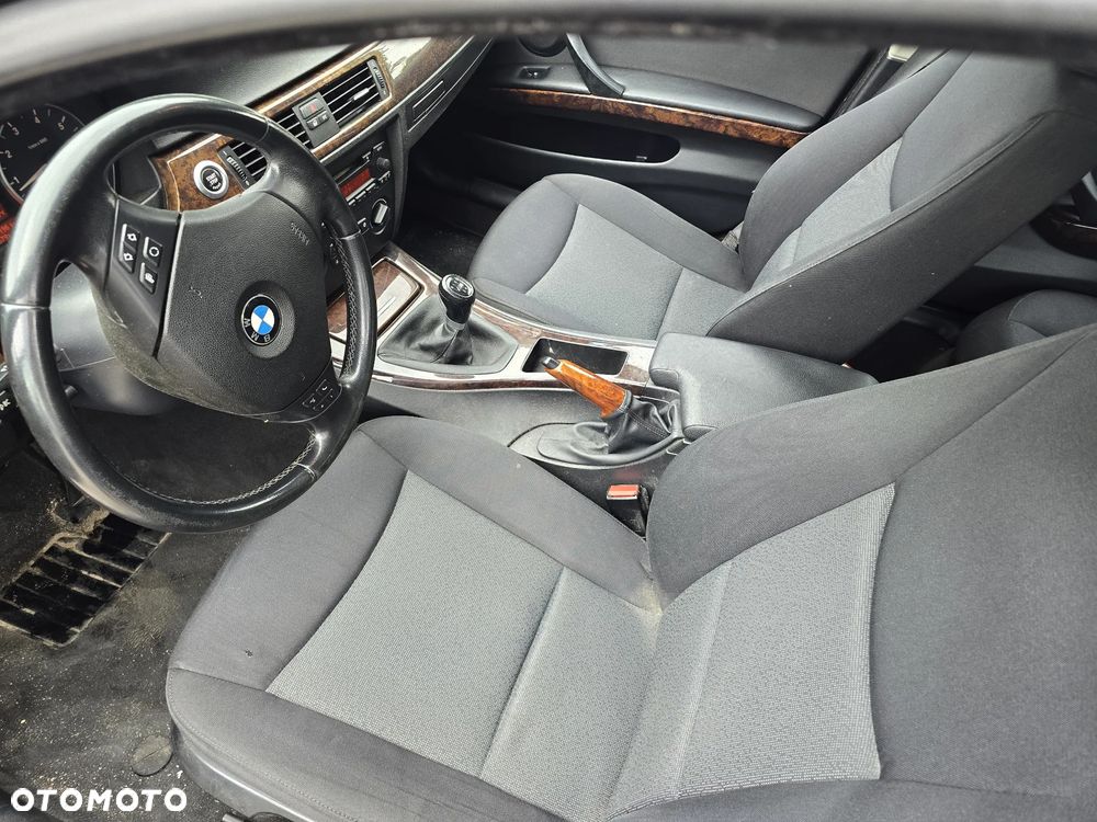 BMW Seria 3 318i - 9