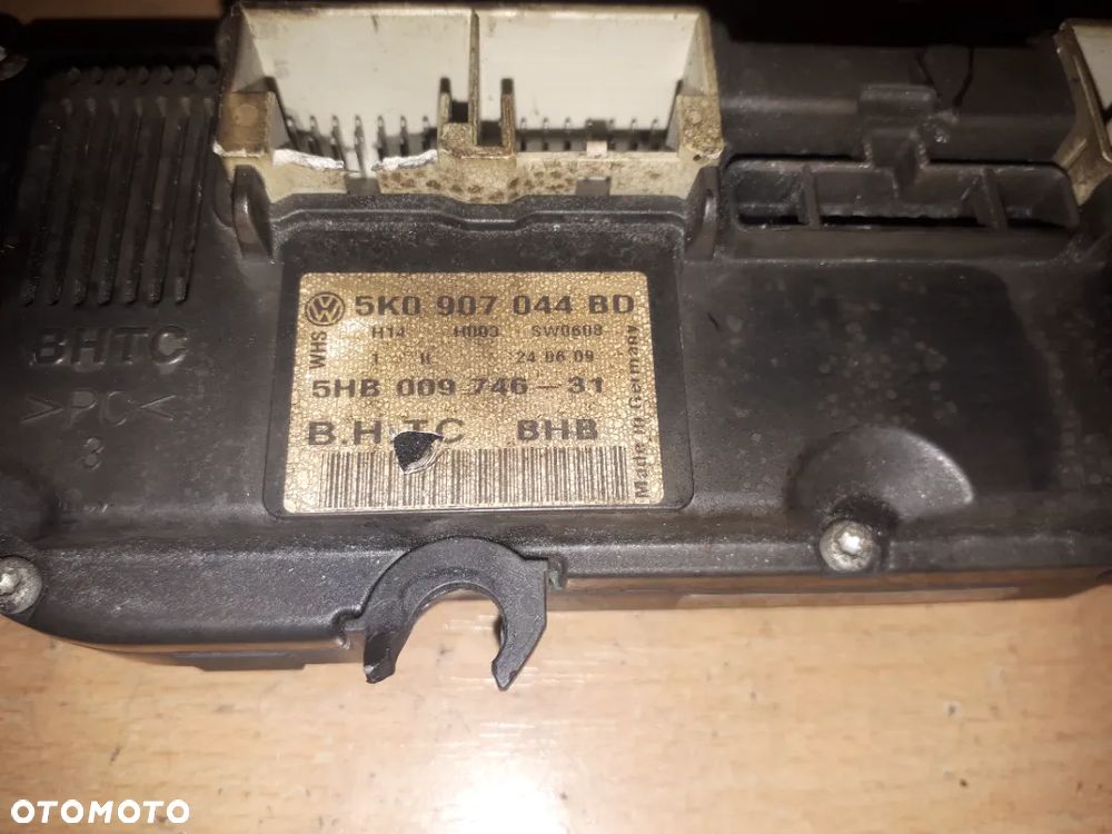 Panel klimatyzacji Volkswagen Golf VI 5K0907044BD - 3