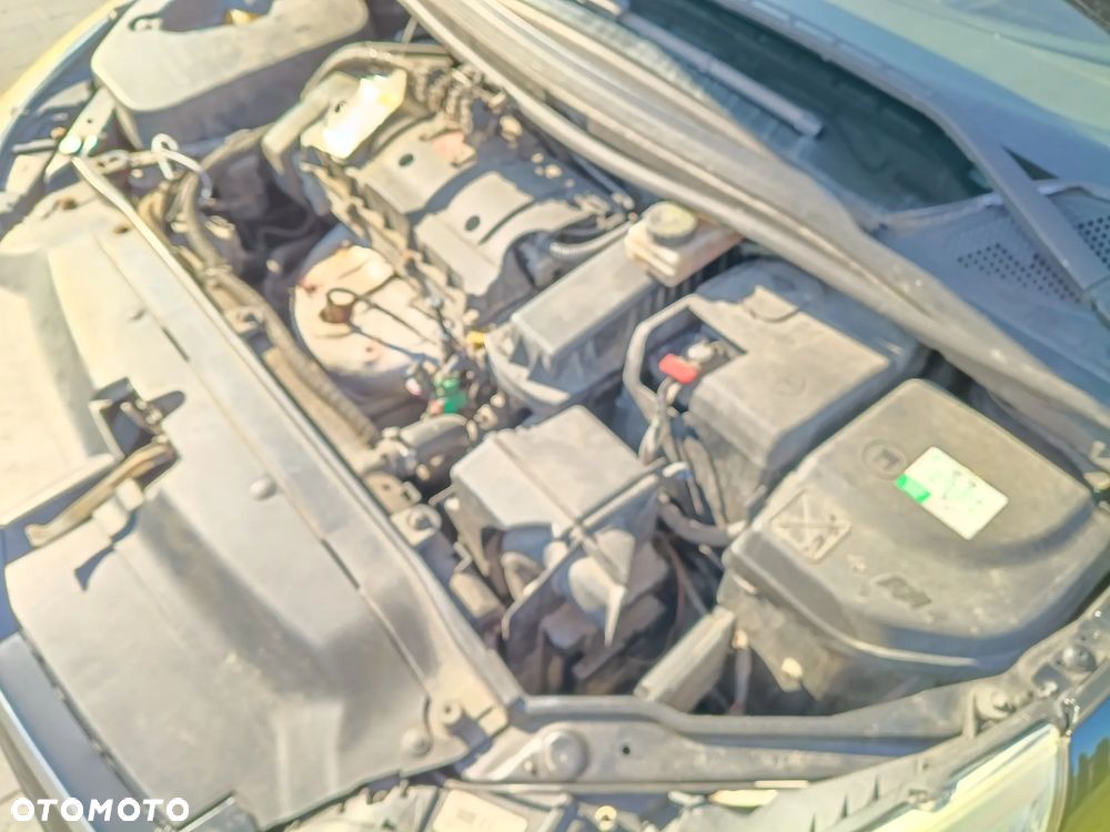 Citroën C4 1.6 16V Confort - 24