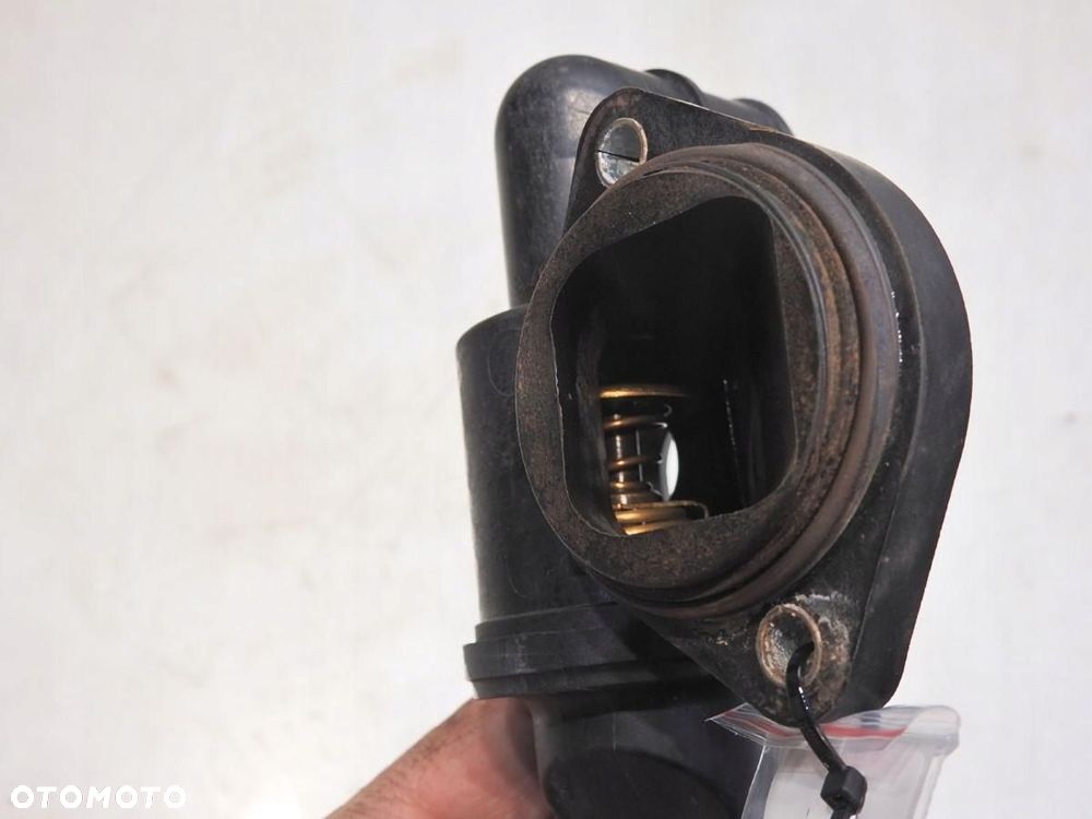 TERMOSTAT OBUDOWA AUDI A4 B7 2.0 TFSI - 5