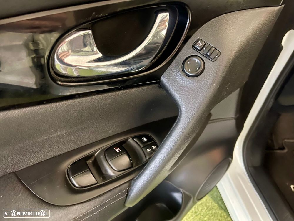 Nissan Qashqai 1.5 dCi N-Connecta - 27