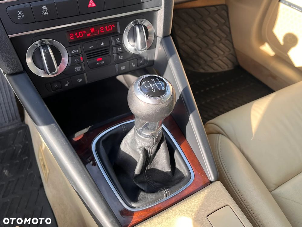 Audi A3 Sportback 2.0 TDI DPF quattro Ambition - 29