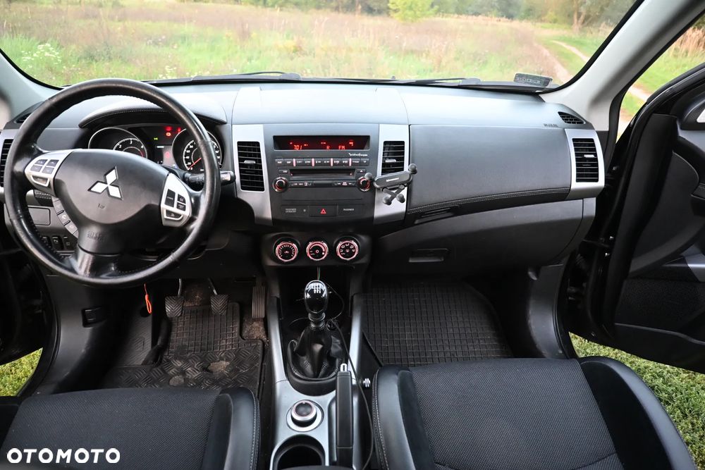 Mitsubishi Outlander 2.2 DID Intense + EU5 - 12