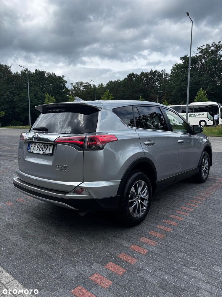 Toyota RAV4 - 5