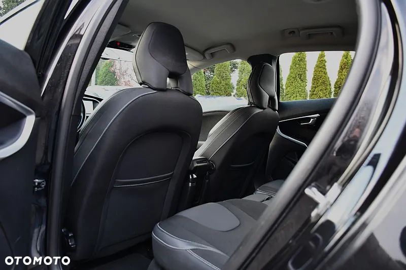 Volvo V40 D2 Momentum - 19