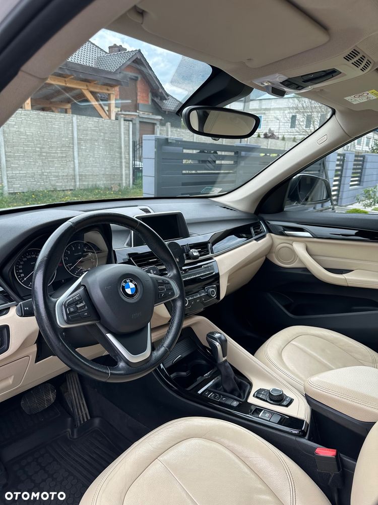 BMW X1 xDrive20i - 12