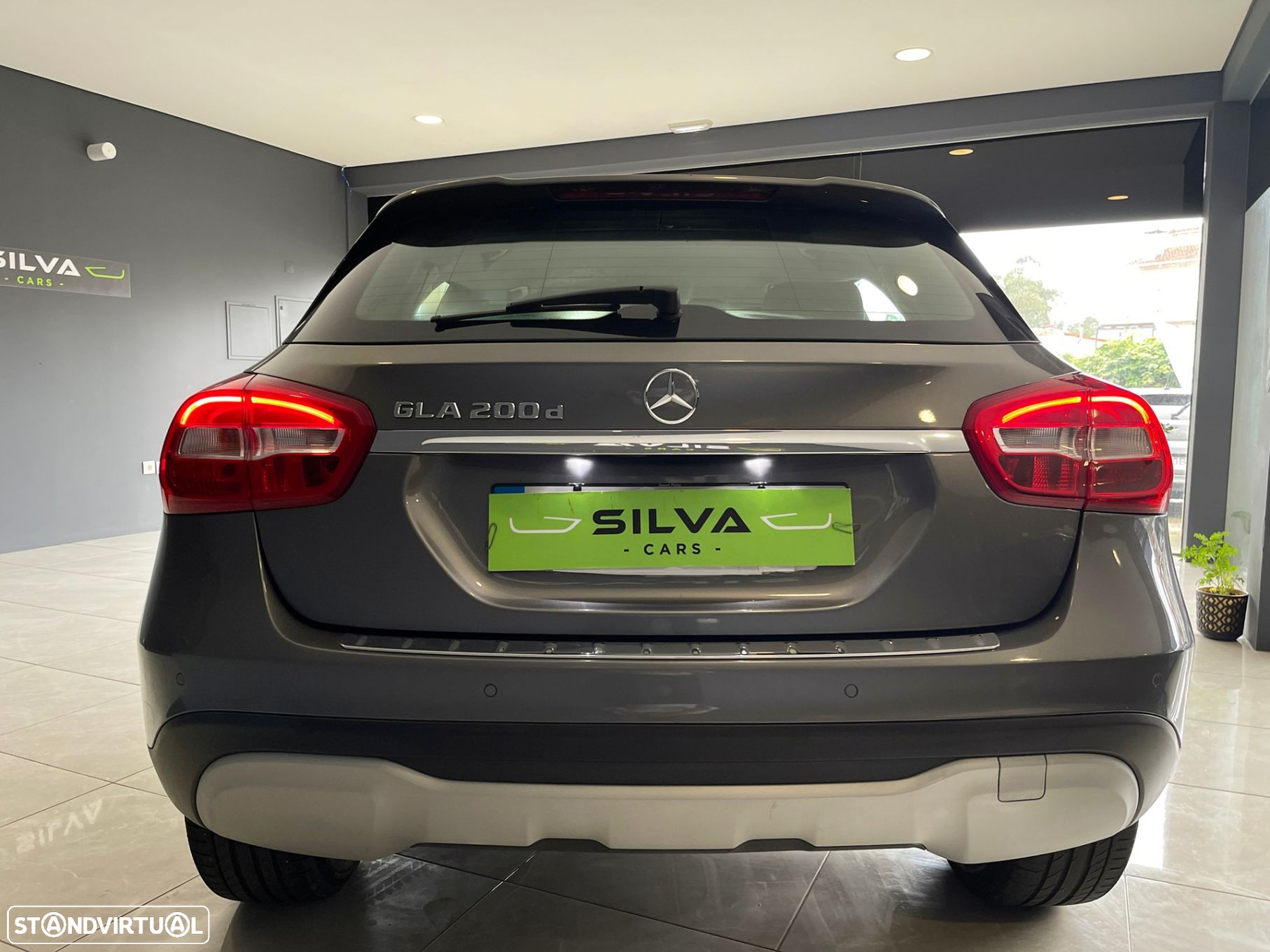 Mercedes-Benz GLA 200 d Urban - 11