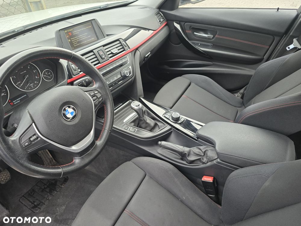 BMW Seria 3 316d M Sport - 32