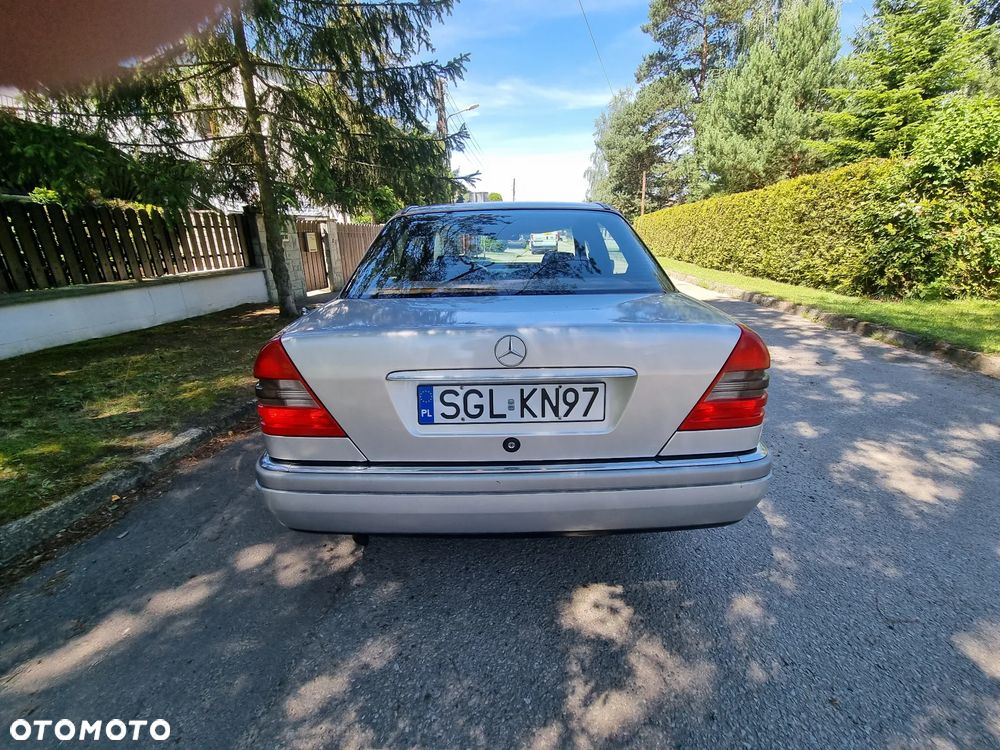 Mercedes-Benz Klasa C 250 D Elegance - 10