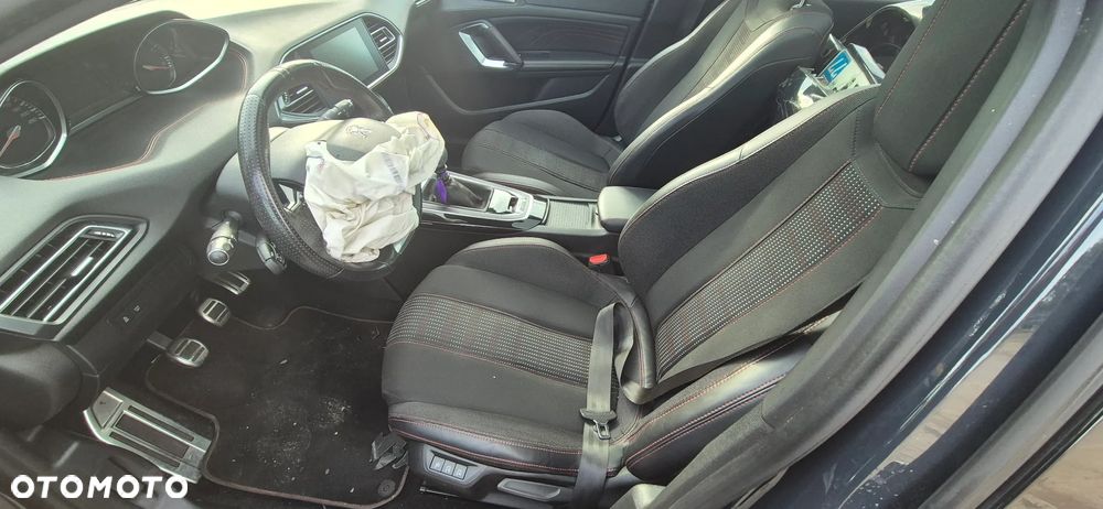 Peugeot 308 1.2 PureTech GPF GT Pack S&S - 31