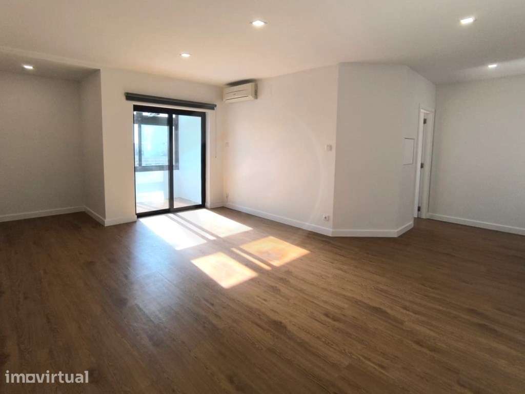 T1 Remodelado com Vistas de Mar na Póvoa de Varzim - Grande imagem: 3/25
