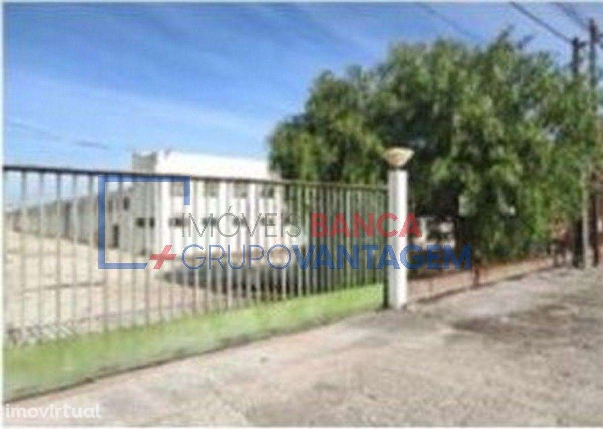 Instalação industrial com dois pisos,  lote de 24 880m2, com A B P ... - Grande imagem: 2/18