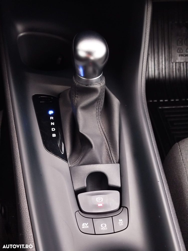 Toyota C-HR 1.8 HSD 4x2 CVT C-enter - 26